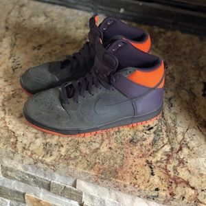 HI TOP SB DUNKS